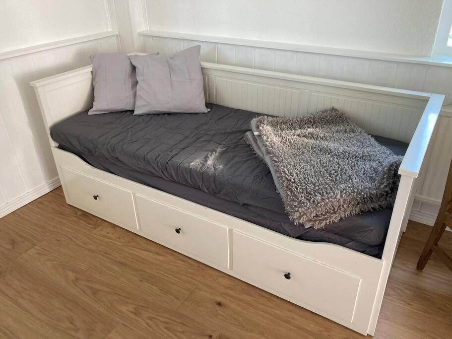 Fin Laegenhet Mitt Pa Bjaerehalvoen Apartment Bastad Ngoại thất bức ảnh